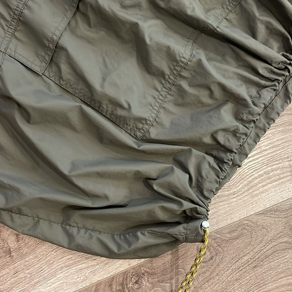 H&M sport rain jacket in deep green size men’s small - Picture 2 of 8